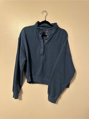 American Eagle Outfitters Blue Pullover Henley Sweatshirt